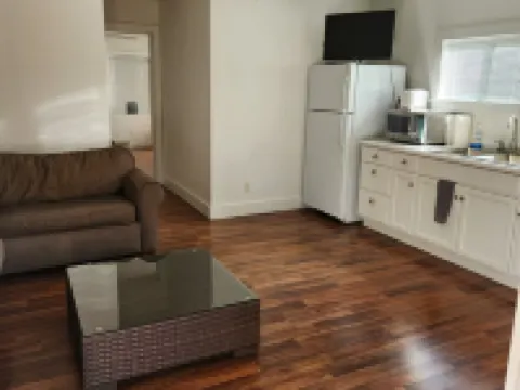 Cozy 1 bedroom cabin in peaceful Trinity Center with AC Hotels in Trinity County