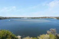 North Fremantle Retreat | Walk to Beach, River & Train - บังกะโล