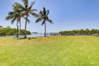 2 Mi to Bradenton Beach: Water-View Home w/ BBQ - 스파