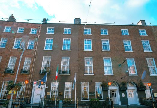 러셀 코트 호텔 더블린의 활기찬 분위기 이미지