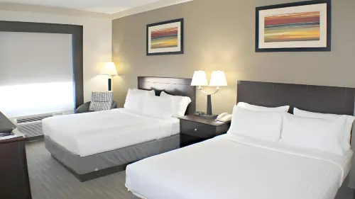 Holiday Inn Express & Suites Plainview