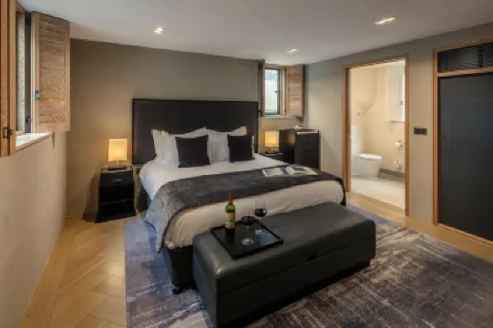 Roch Castle Hotels in 