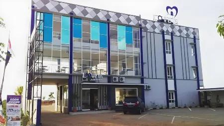 Love in Hotel and Resort Отели в г. Jepara Regency