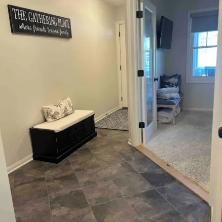 3-bedroom 3.5 bath condo in enchanting Saugatuck with AC, WiFi. Relax and unwind
