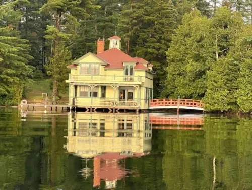 4 Seasons New Home on Beautiful Loon Lake
