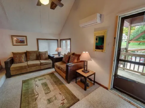 Upper Level Loft in Downtown Suttons Bay Across the Street From Beach and Marina Hotel a 