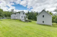 Upper Valley Retreat on 15 Acres Near Dartmouth - Parking