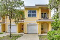 1 Mi to UF! Gator Game Day Retreat w/ Balcony - Condos