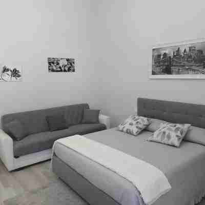 Alloggio Turistico Sea Port - Next to the Cruise Ship Free Shuttle Terminal Rooms