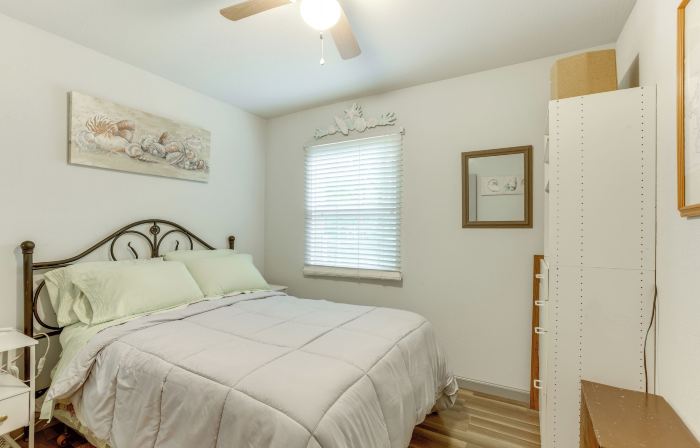 Ludington Cottage w/ Lake Views & Boat Parking