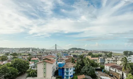 Building With Swimming Pool 300m From the Beach in Ilheus - MMD Отели рядом с достопримечательностью «Sao Sebastiao Cathedral»