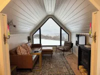 Incredible Mtn Views: Cozy Cabin