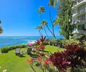 Gorgeous Diamond Head Penthouse Studio Stunning views, Private Balcony. Hotels in Diamond Head