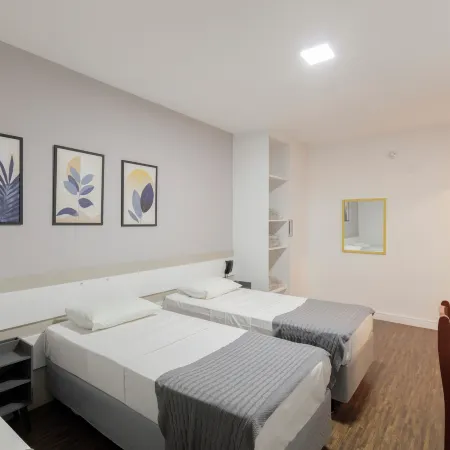 Cardim Plaza Hotel Отели рядом с достопримечательностью «Площадь Либердаде»