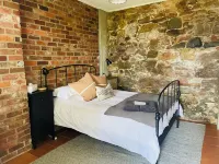 Convenient & Cosy Mountain Retreat in Omeo - Ski or Bike Ride this Winter