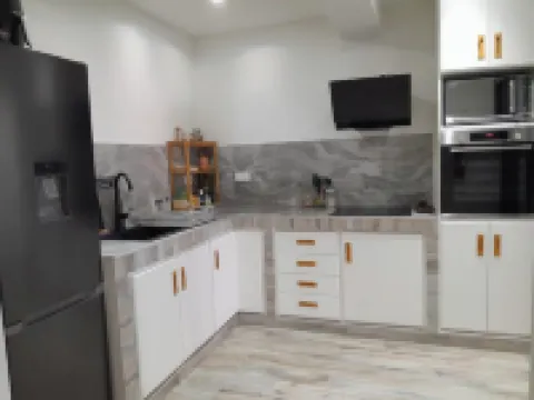 3-bedroom apartment sleeps 9, 2-minute walk from ferry dock