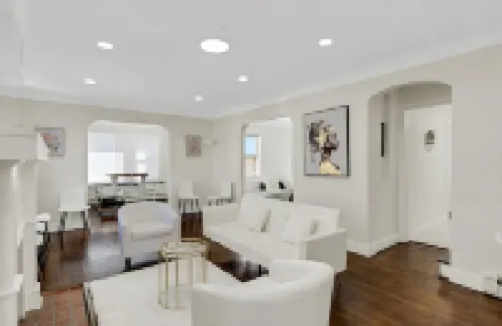 Capacity for 20 people near the airport Hotels in Hillside