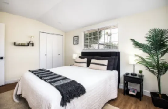 Spacious 4Br Home w/ Fireplace, Game Room, Family Friendly, Near la Attractions