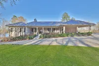 Light-Up Pool, In-Pool Jacuzzi and Gym with Sauna - Exquisite Serenity