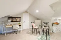 Chic 1-bedroom apartment in fabulous Fayetteville with AC, WiFi