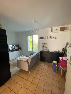 F2 apartment in downtown Melun Hotels in Melun