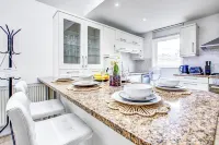 Wimbledon/Discount/Close to AELTC&Station/En-Suite Hotels in Wimbledon