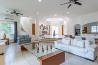 Spacious 5-bedroom house in beautiful Cancún with private pool, cenote, WiFi, AC