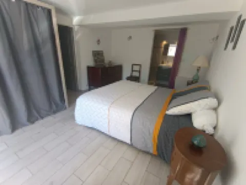 QUIET ANGLET NEAR BEACH AND FOREST