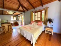 Fare Miro - Accès Plage Sable Blanc Privée Hotels in Afareaitu