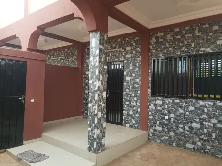 12 minutes from Ouagadougou airport, equipped and furnished villa Отели в г. Kadiogo