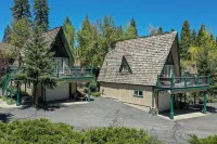 Historic A-frame 2 bedrooms plus loft, AC, WIFI and boat slip. Enjoy your stay