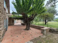 Maison Provençale de 350 m² Dans un Magnifique Parc Arboré Avec Piscine Hotels in Les Arcs