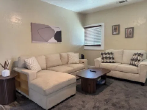 Sequoia Escape 3BR Home w/ King Bed & In-Unit Laundry