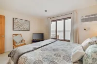 Lake Front,  Ski,Hot Tub, Fire Pit, FP, Boats