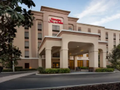 Hampton Inn & Suites Largo Hotéis em Largo
