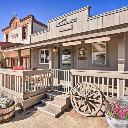 Western-Style Family Home 15 Mi to Lake Pleasant