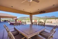 Outdoor Oasis! Group-Friendly Cave Creek Retreat - 무료 와이파이