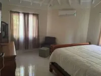 Slice of Paradise Hotel a 