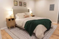 Chic 1-bedroom with AC and WiFi in downtown Newnan