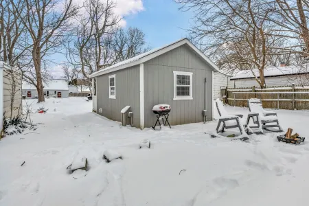 Madison's Lakeside Tiny Home Dream Getaway!