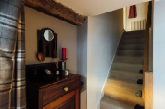 Historic spacious village cottage - perfect getaway for friends and families! Hotels in Malmesbury