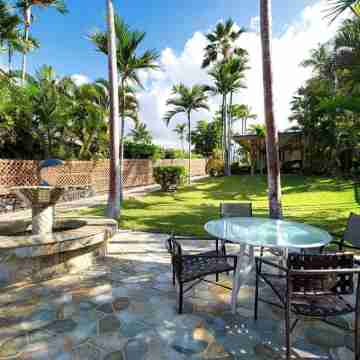 2Br Kona Shores Condo with AC, WiFi, Lanai, Oceanfront Pool Hotel Exterior