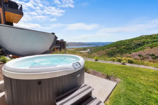 Modern 3BR Townhome with A/C Near Park City Deer Valley & Mayflower