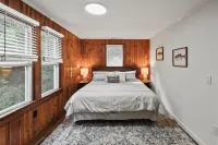 The River Front Chalet Hotels in Edinburg