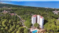 Beautiful apartment with spectacular views, pool and close to the beach!