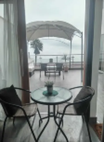 Ubicado al frente de la playa, excelente opción para vacaiones en pareja.