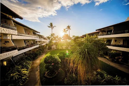 Oceanfront Condo Complex on Alii 1 bdrm,, Salt,Freshwater Pools Newly renovated