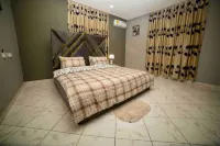 3 bedrooms | Entire Flat | Amasaman, Accra Hotels in Ga West