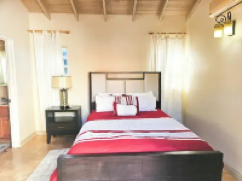 4-bedroom villa in enchanting Lance aux Epines with AC, WiFi Hotels in 