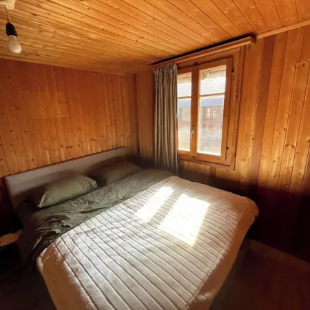 Chalet in the mountains, wooden interior, cosy, with a beautiful view Отели в г. Эволен